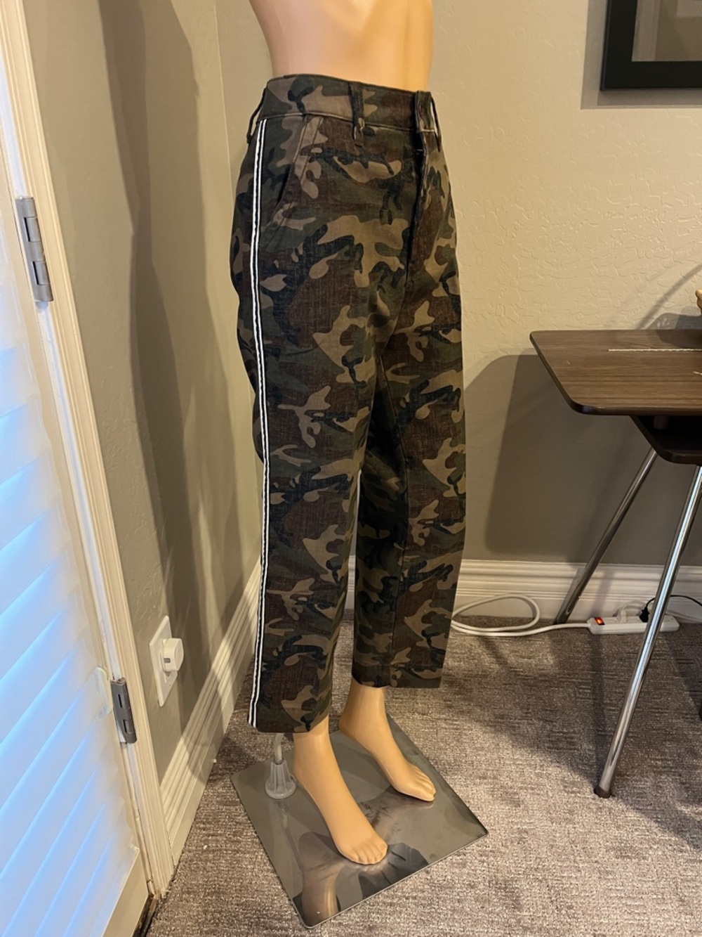 Abercrombie & Fitch Camo Cargo Pants 27